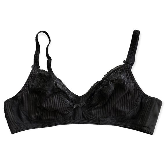 Chantelle Size 34B Black Lace Wireless Bra Style CS10065 - Picture 1 of 5